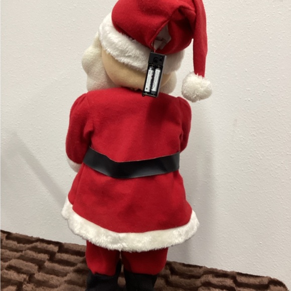 Talking Standing Santa Claus Motion Activated.. 28“ - Picture 4 of 7